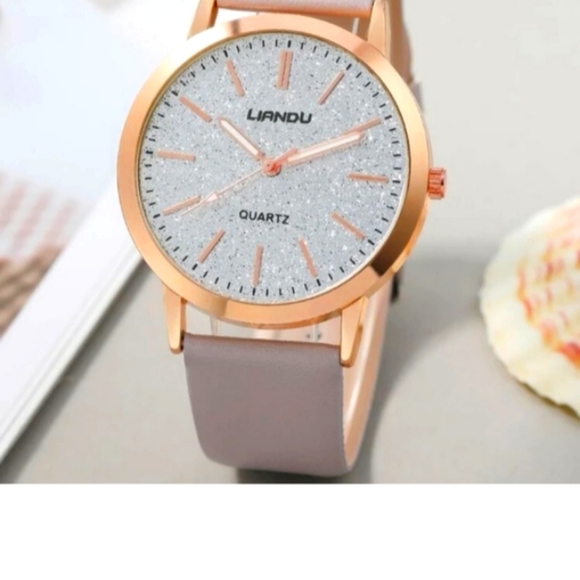 Rose gold quartz watch & black bracelet - Picture 2 of 4